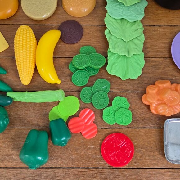 Vintage Lot of Play Food Desserts, Canned Goods, Veggies, and Pans - Picture 10 of 13